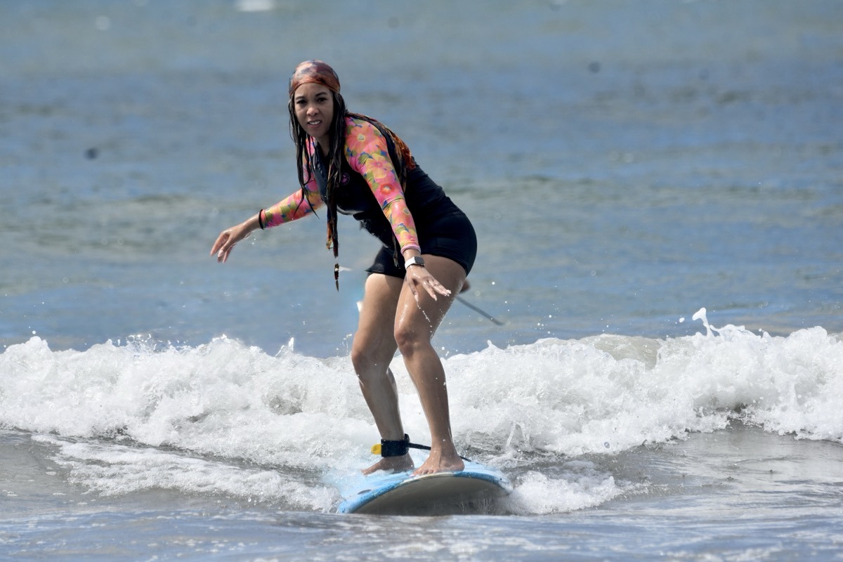 Delores surfing